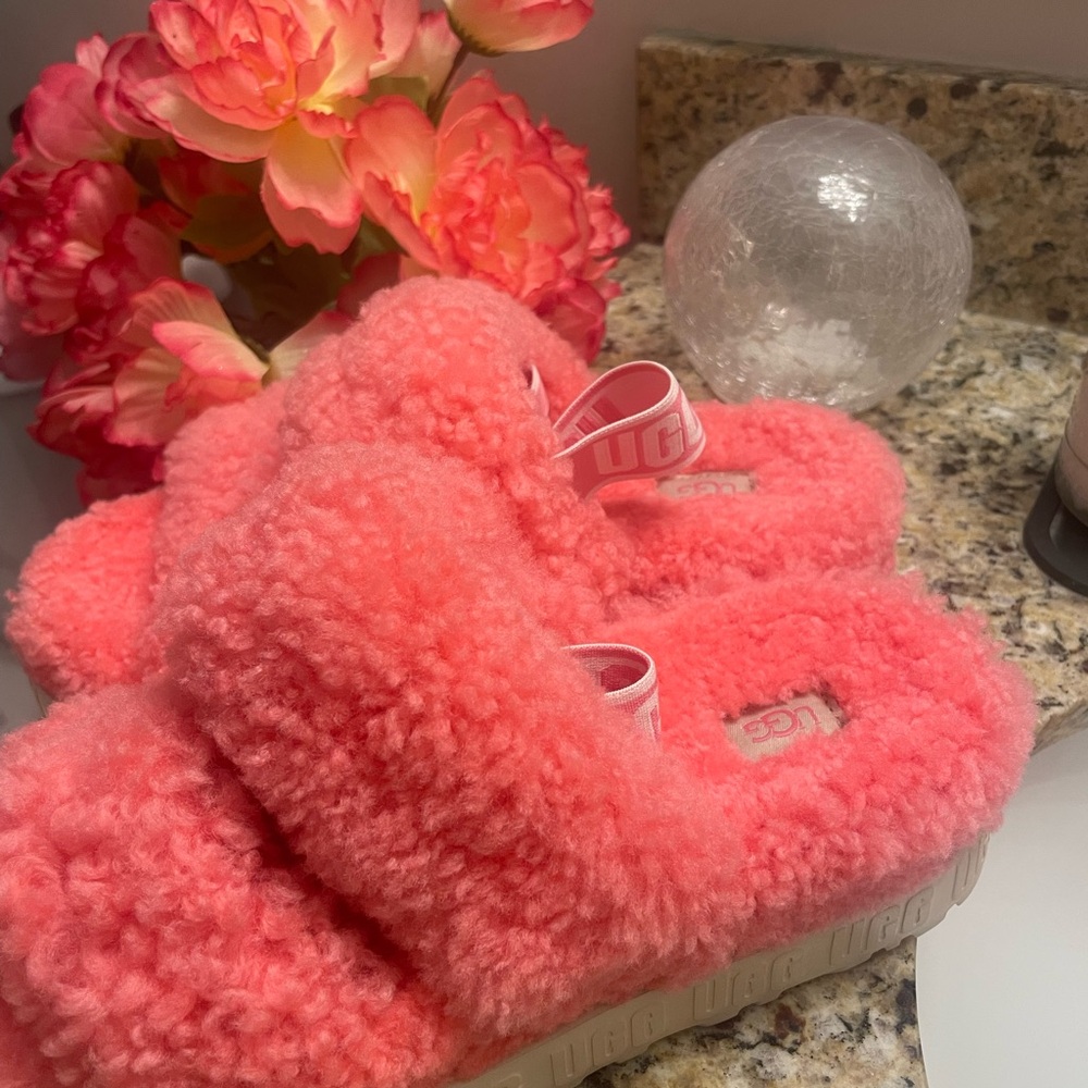 Fairly Used Uggs Women’s Pink Rose Oh Fluffita Slippers